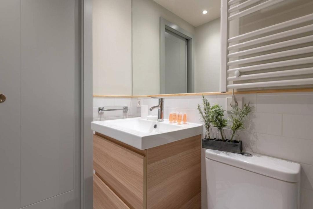 Ferienwohnung Sophisticated Brand New Flat Madrid Exterior foto